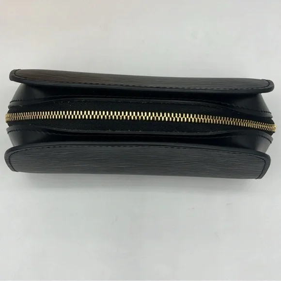 Louis Vuitton Dauphine Epi Clutch - Picture 3 of 12